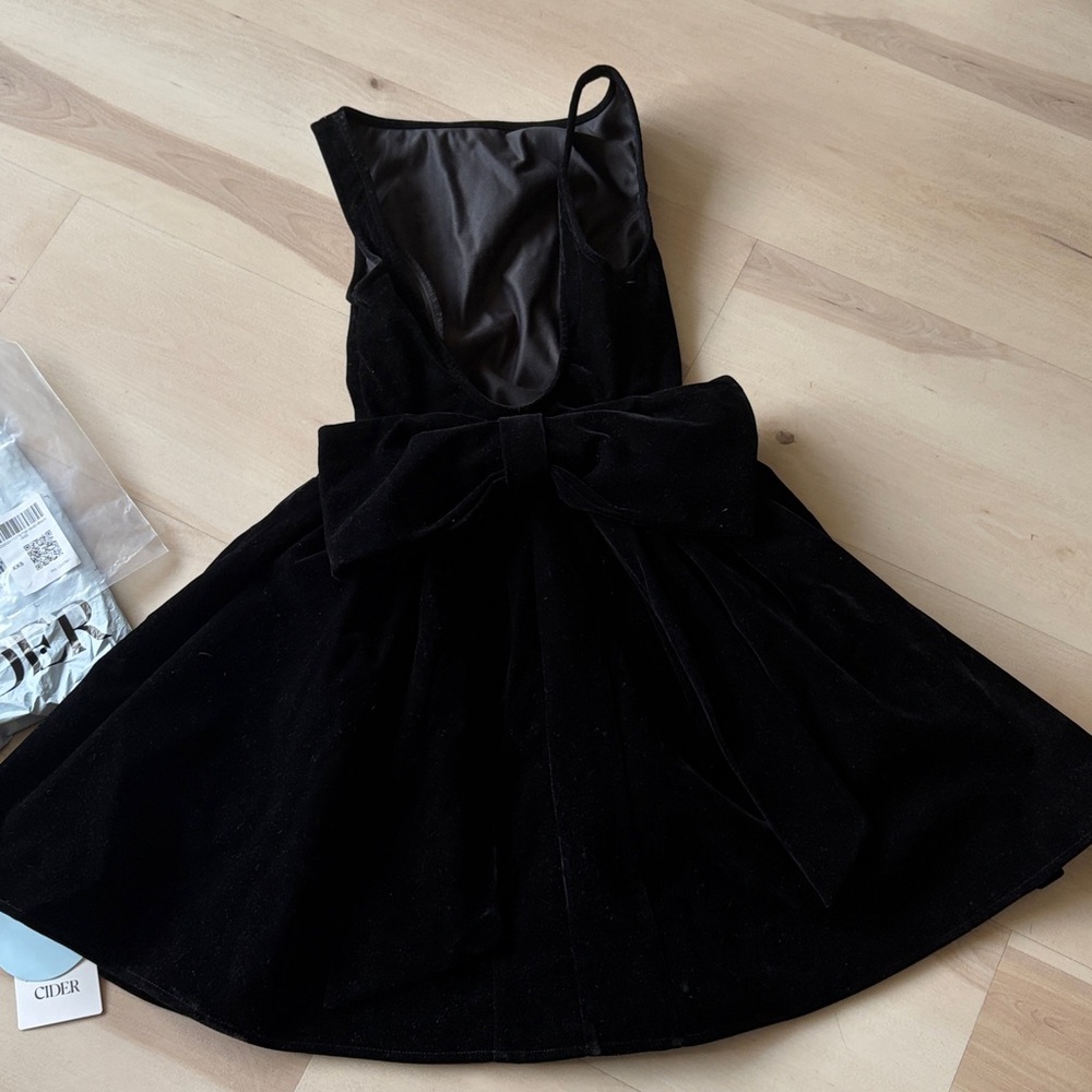 Cider Velvet boatneck Big Bow Tie back midi dress juniors sz XXS black nwt - Picture 2 of 8